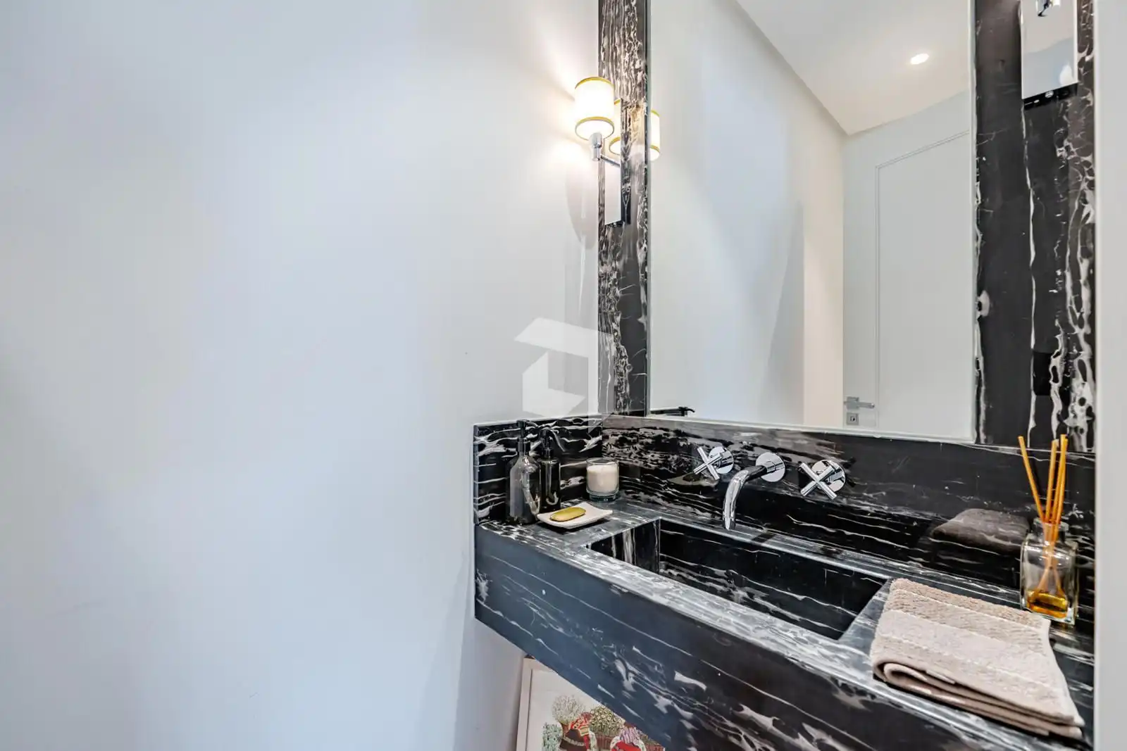 Bathroom of Attic for sale in Madrid  with Air Conditioner, Heating and Parquet flooring