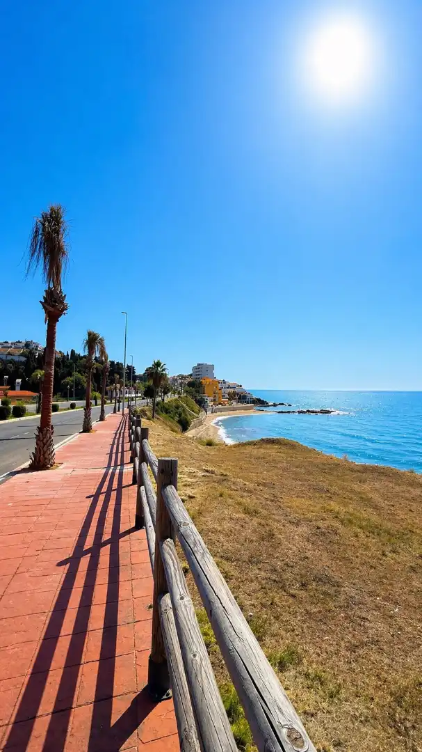 Vista exterior de Piso en venta en Benalmádena con Trastero, Horno y Microondas