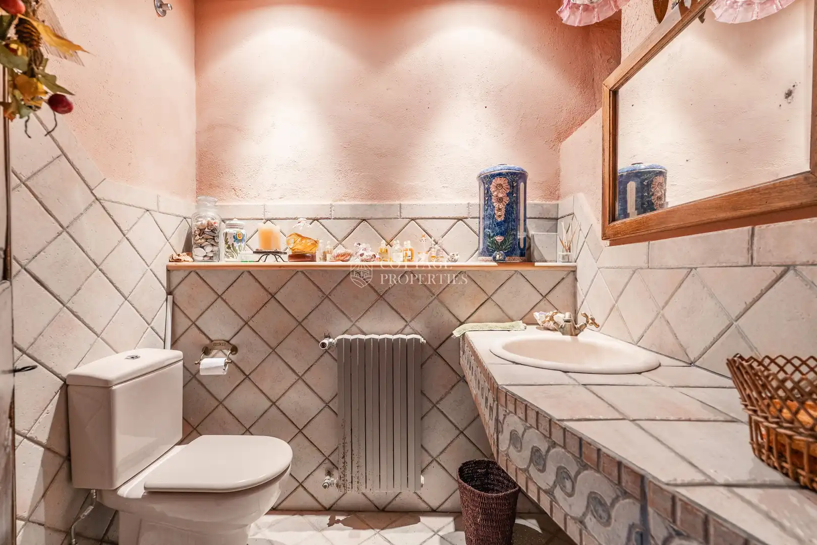 Bathroom of Country homes for sale in Foixà  with Air Conditioner, Private garden and Swimming Pool