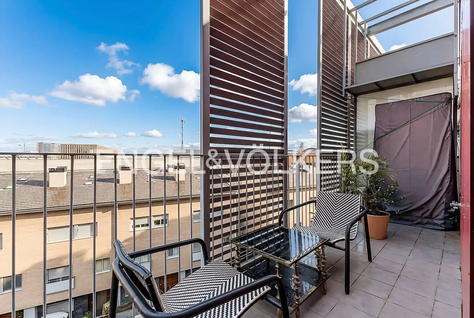 Terrasse von Wohnung zum Verkauf in L'Hospitalet de Llobregat mit Klimaanlage, Heizung und Abstellraum