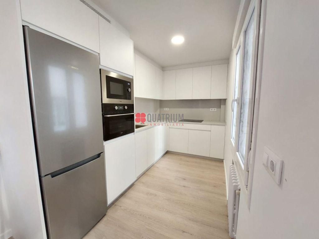 Kitchen of Flat to rent in Santiago de Compostela 