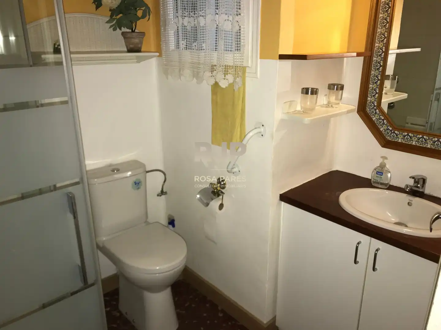 Bany de Pis en venda en Aiguafreda amb Calefacció i Terrassa