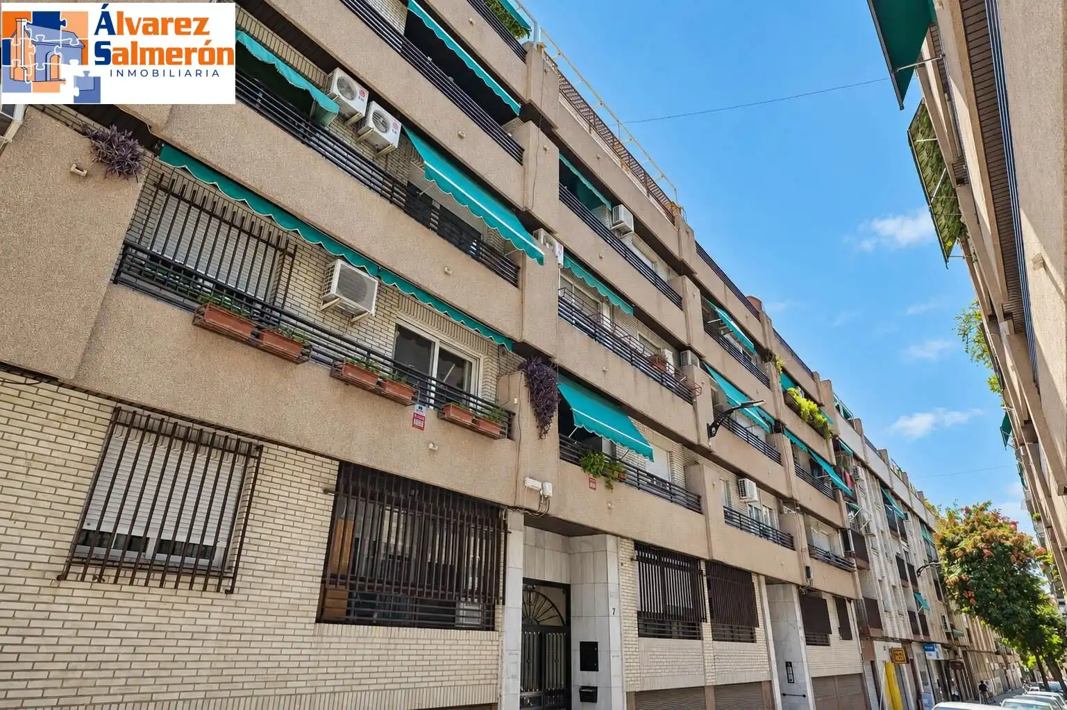Pis amb ascensor en venda a Calle ABEN HUMEYA