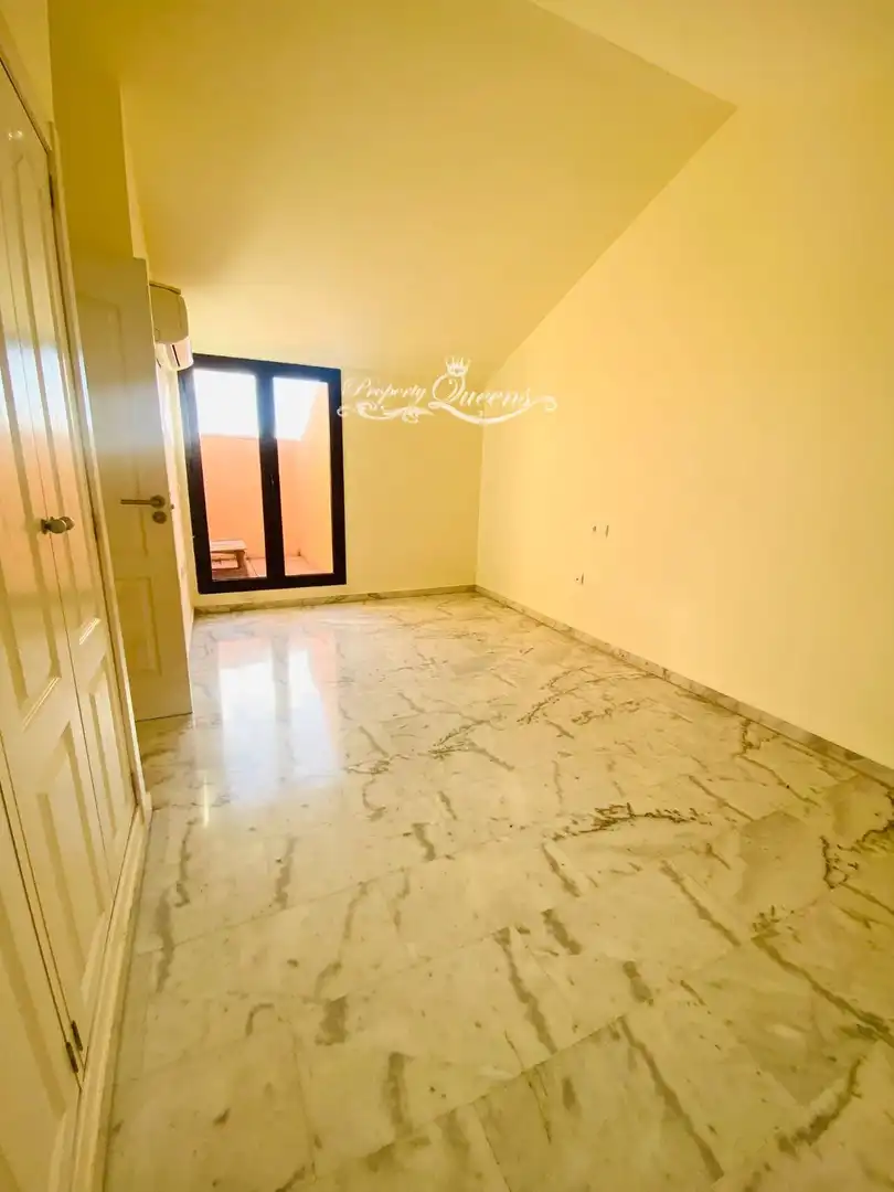 Exterior view of Attic for rent in Marbella  with Air Conditioner, Terrace and Storage room