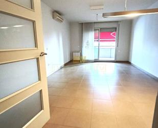 Flat to rent in Vilanova i la Geltrú  with Air Conditioner, Swimming Pool and Balcony