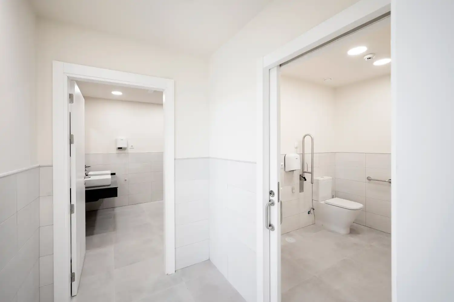 Industrial building with lift to rent in Martorell, imagen 6