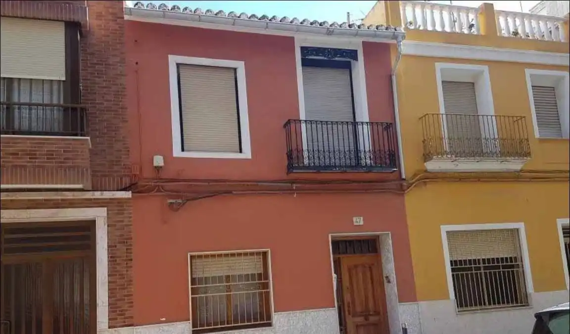 Haus zum Verkauf in Carrer del Vall