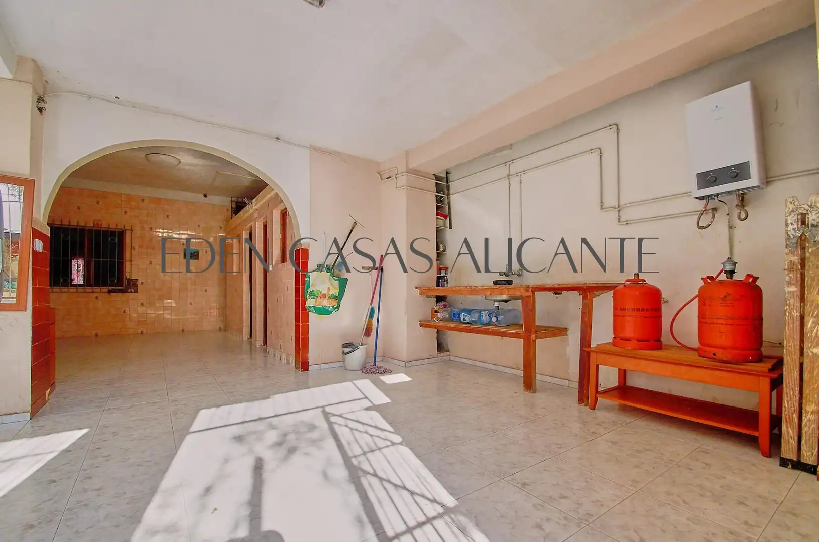 Casa adosada en venda en El Campello amb Jardí privat, Terrassa i Traster
