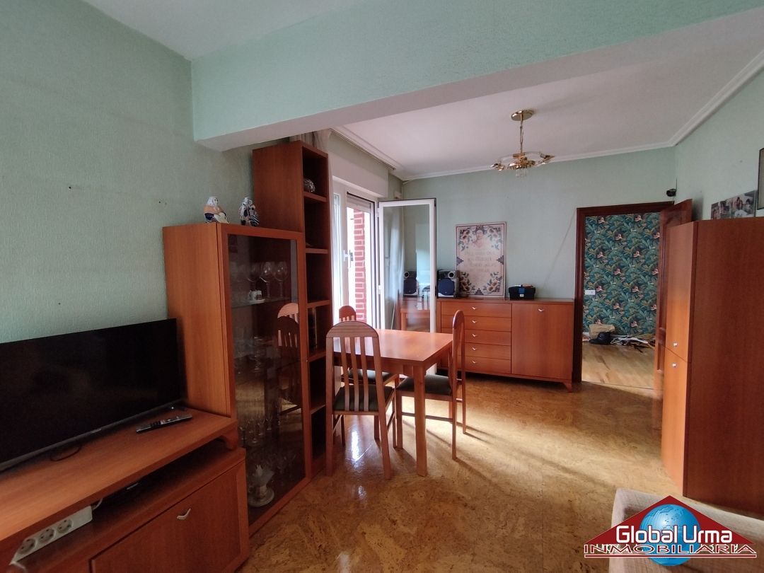 Sala d'estar de Pis en venda en Barakaldo  amb Calefacció i Balcó