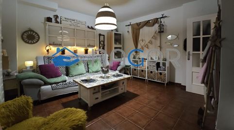 Foto 2 de Casa adosada en venta en Centro- San Felipe - Huerta Fava, La Línea de la Concepción