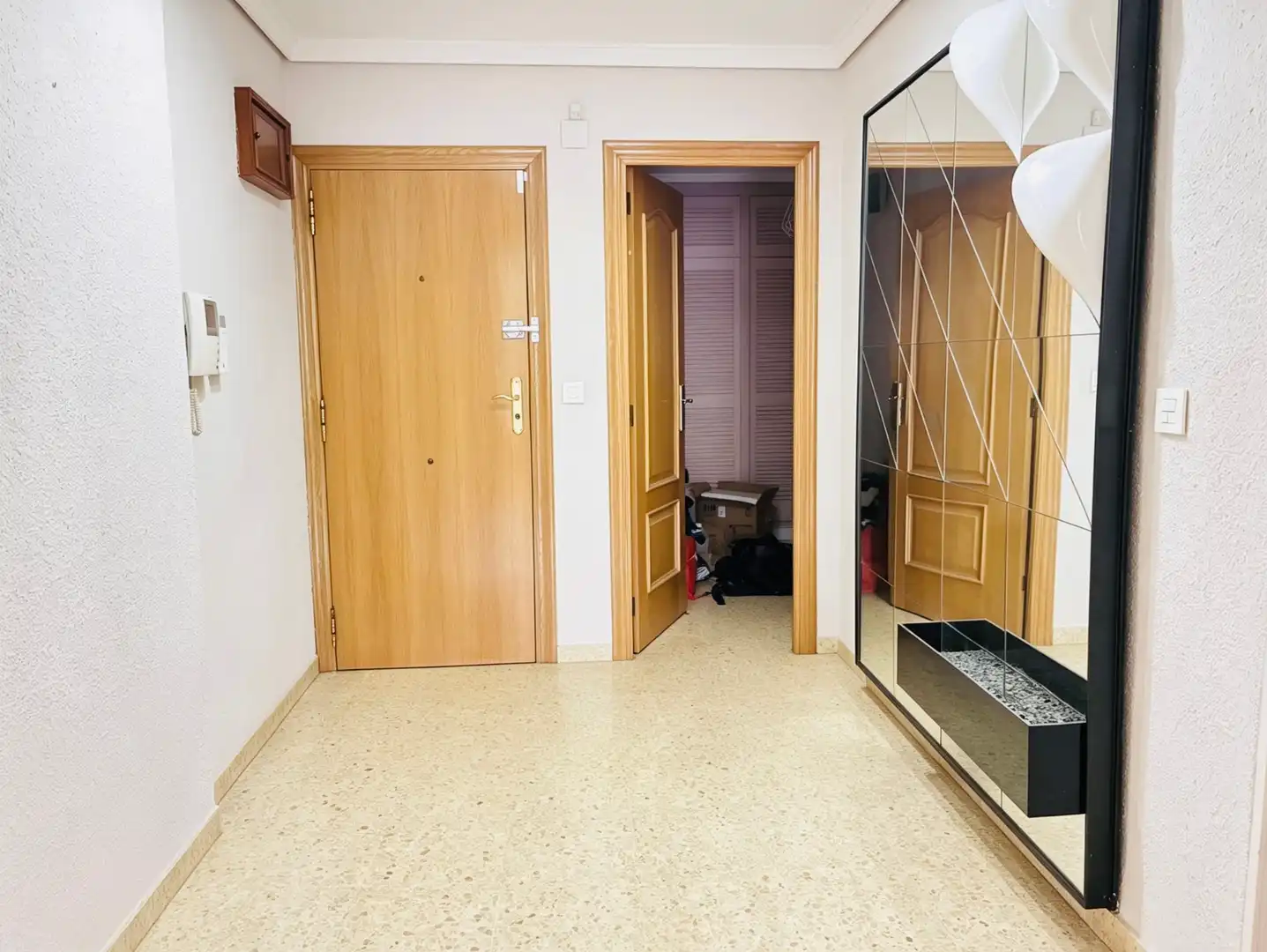 Flat for sale in Valencia  with Air Conditioner, Heating and Terrace