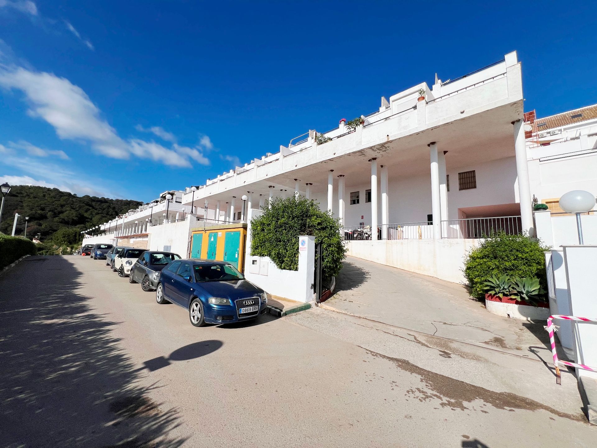 Vista exterior de Dúplex en venda en Estepona amb Piscina comunitària