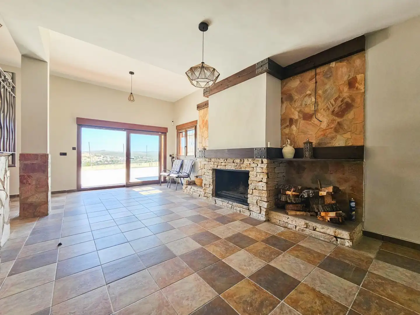 Sala de estar de Casa o chalet en venta en La Guardia de Jaén con Aire acondicionado, Calefacción y Jardín privado