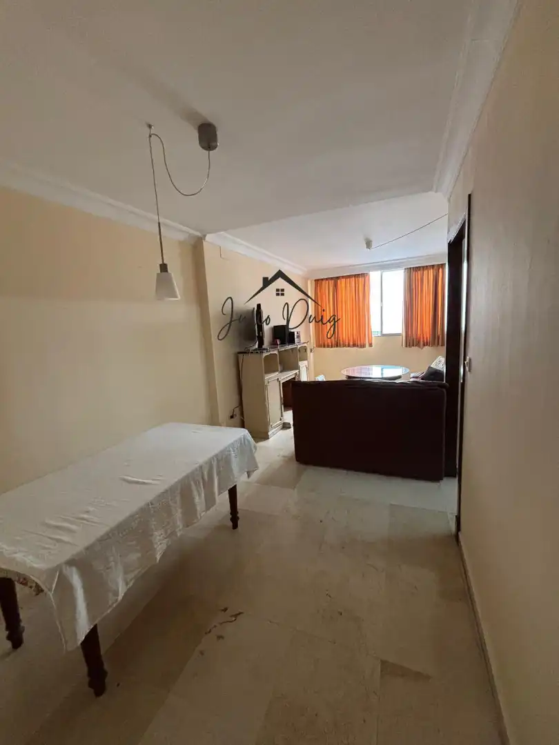 Living room of Flat for sale in Sevilla  with Air Conditioner, Terrace and Storage room