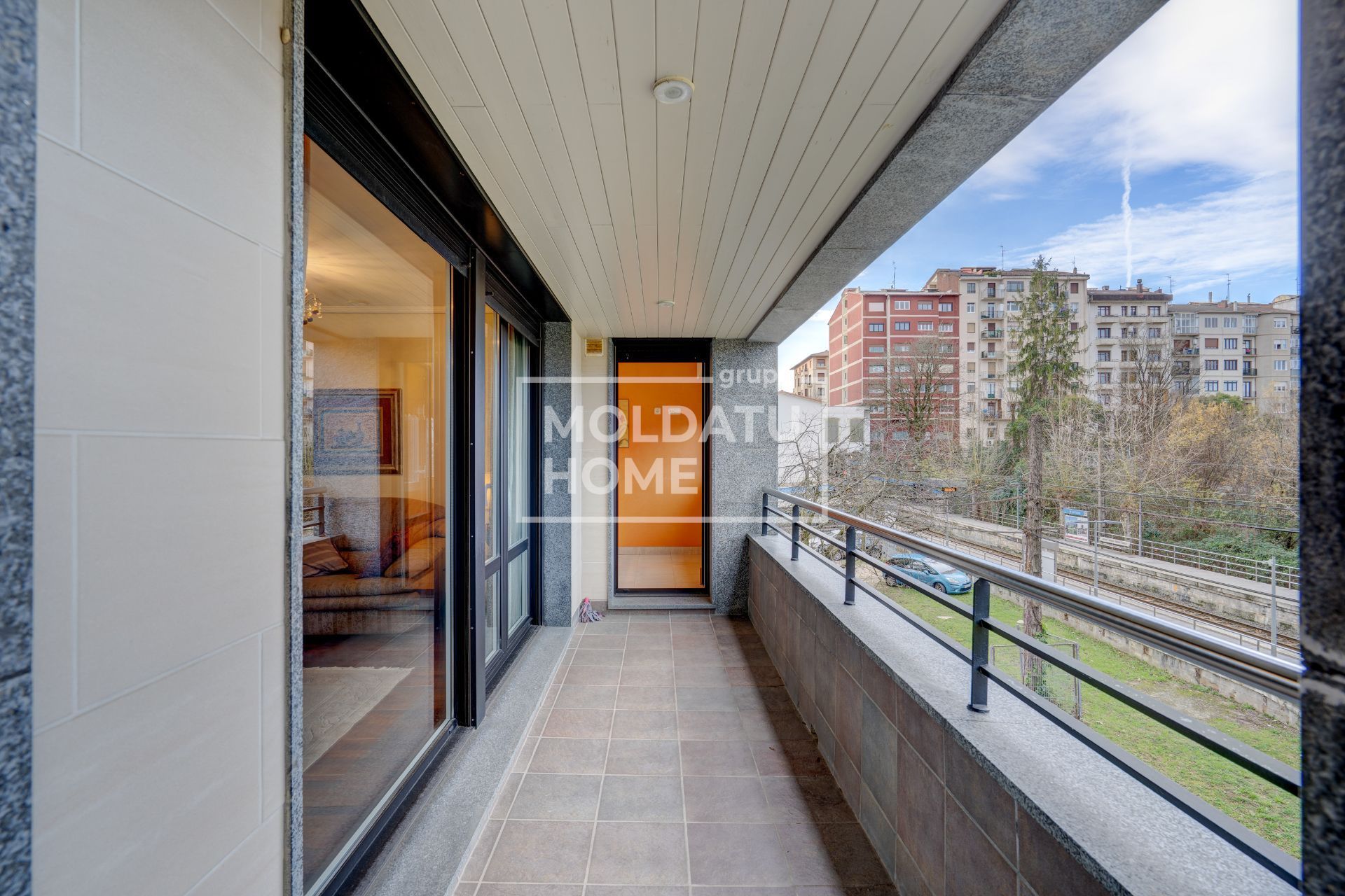 Vista exterior de Pis en venda en Irun  amb Calefacció i Terrassa