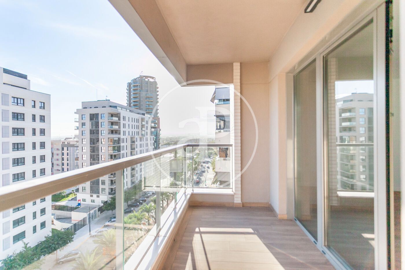 Terraza de Piso de alquiler en  Valencia Capital con Aire acondicionado, Calefacción y Jardín privado