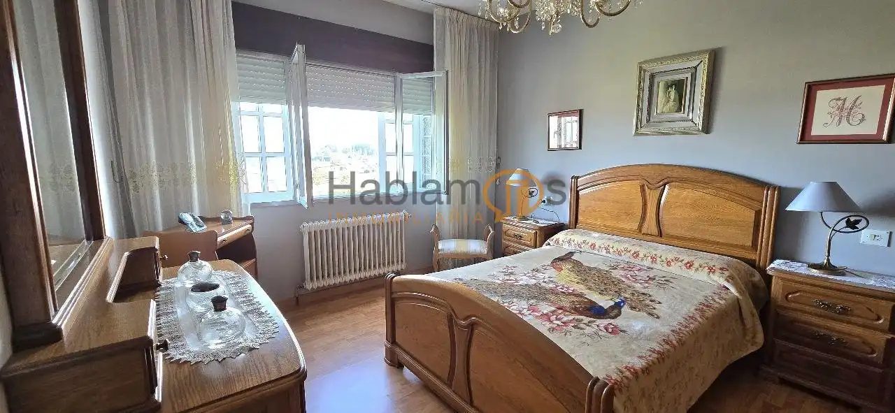 Habitación de Casa o chalet en venta en Vilagarcía de Arousa con Calefacción, Jardín privado y Terraza