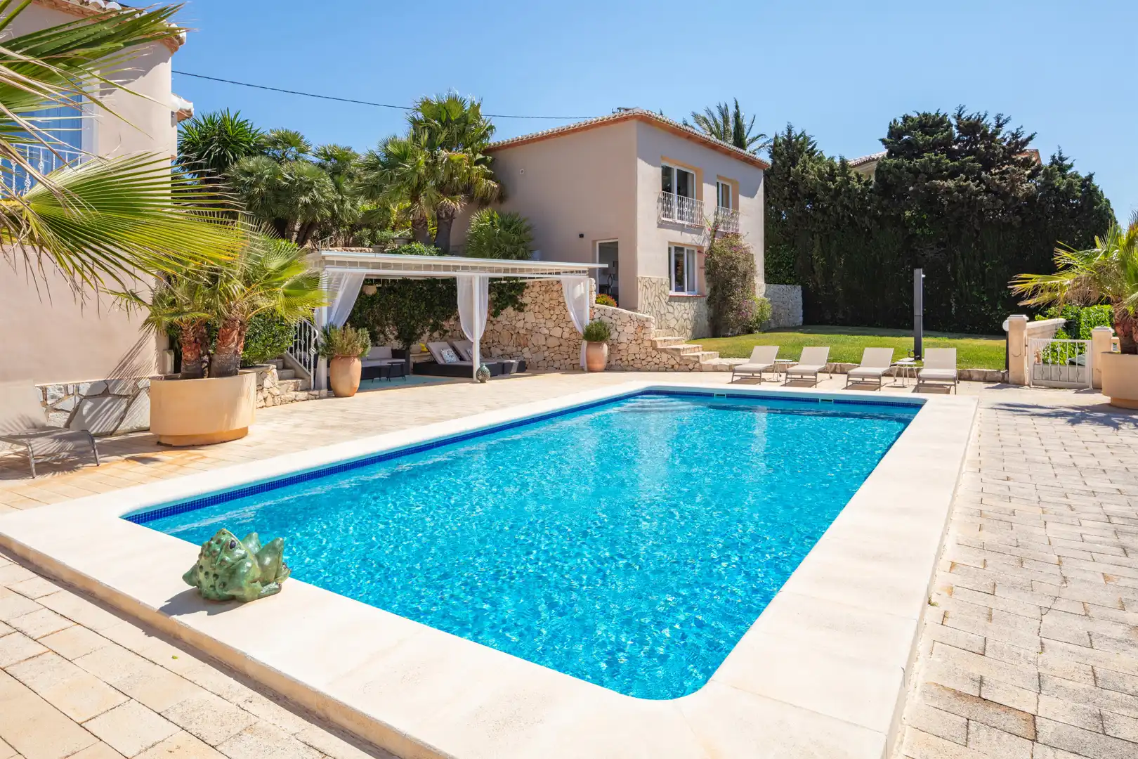 Swimming pool of Houses for sale in Jávea / Xàbia  with Air Conditioner, Heating and Private garden