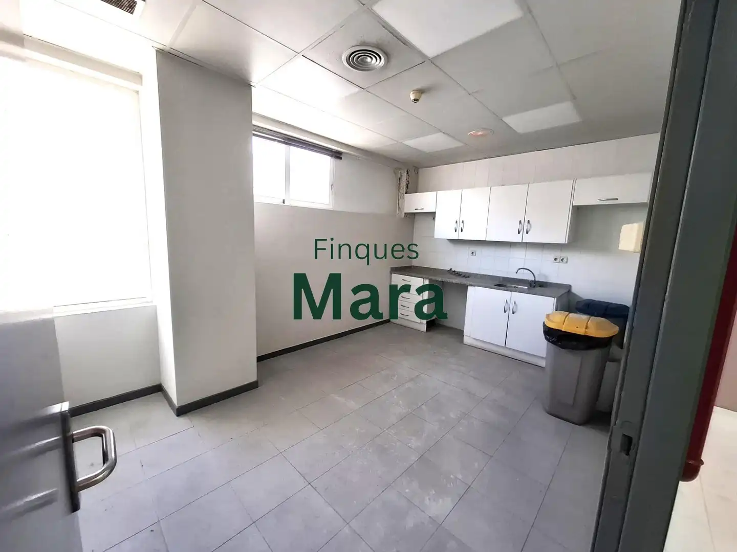 Office for rent in Sant Boi de Llobregat  with Air Conditioner