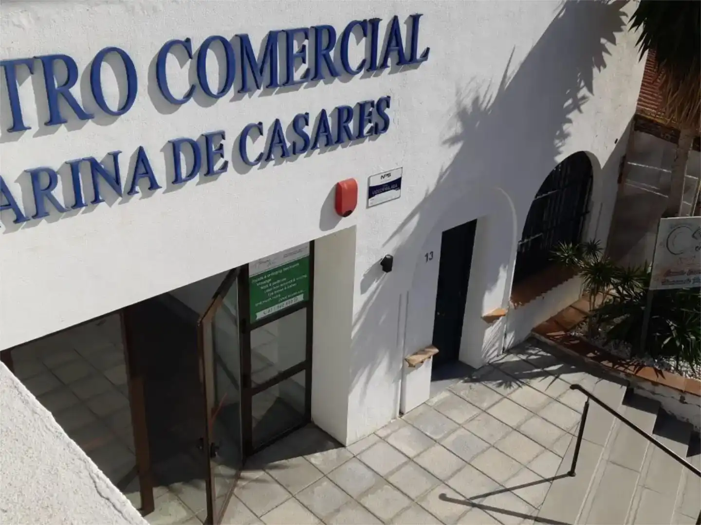 Außenansicht von Fabrikhallen zur Miete in Casares