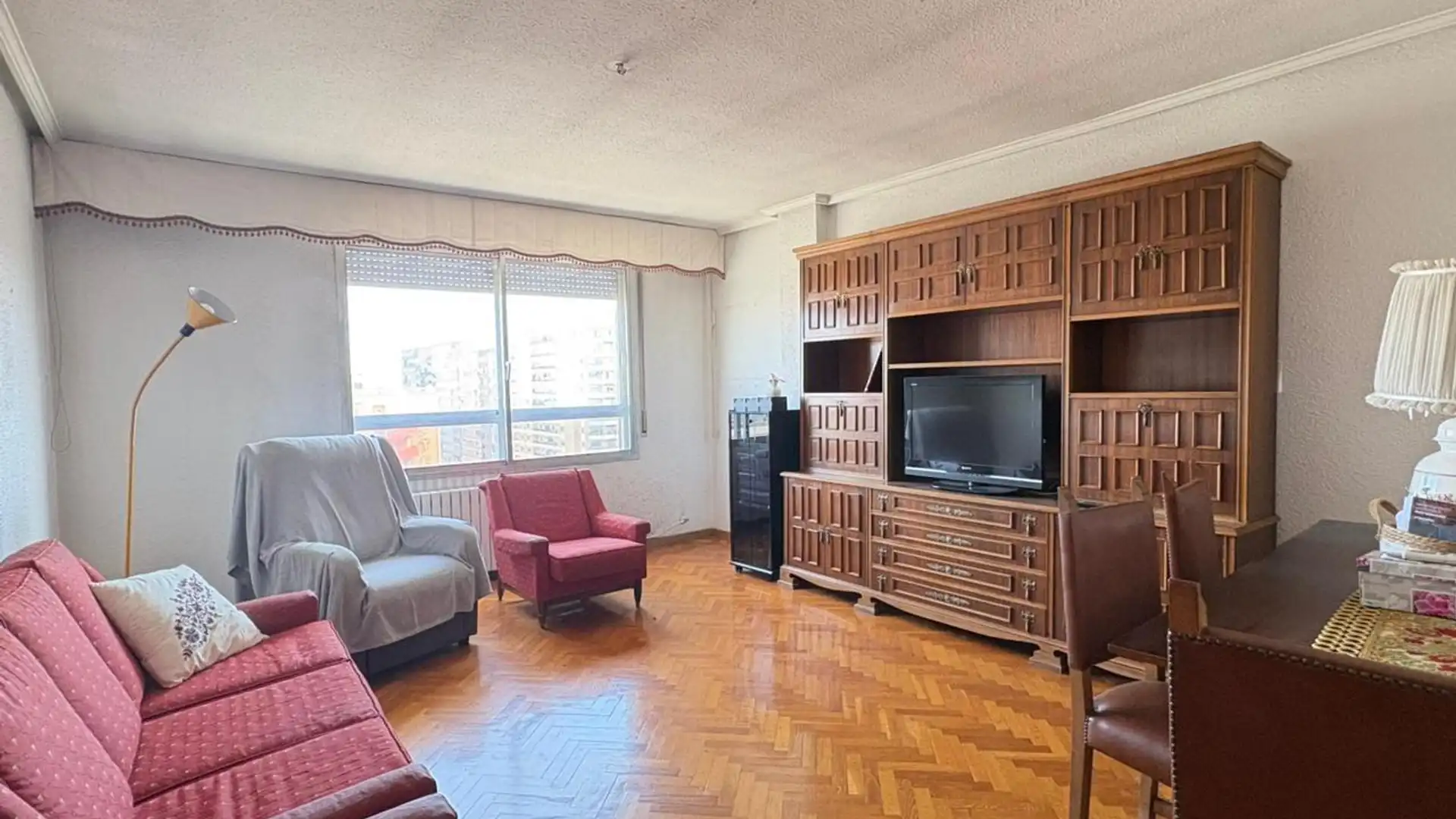 Sala d'estar de Pis en venda en  Zaragoza Capital amb Aire condicionat, Calefacció i Parquet