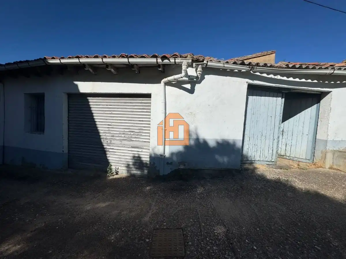 Parking de Casa o chalet en venta en La Pola de Gordón , León