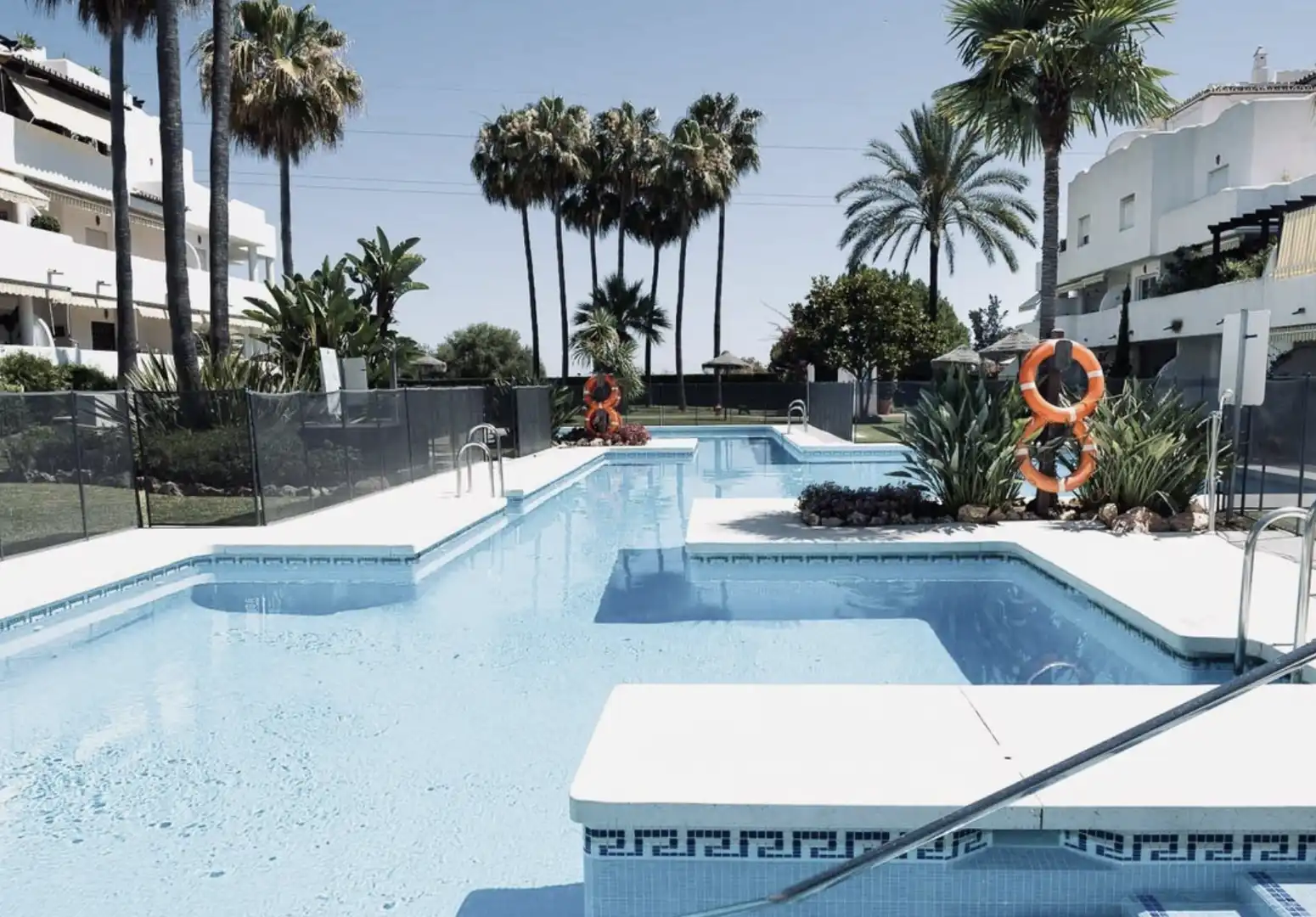 Piscina de Planta baixa en venda en Marbella amb Aire condicionat, Calefacció i Terrassa
