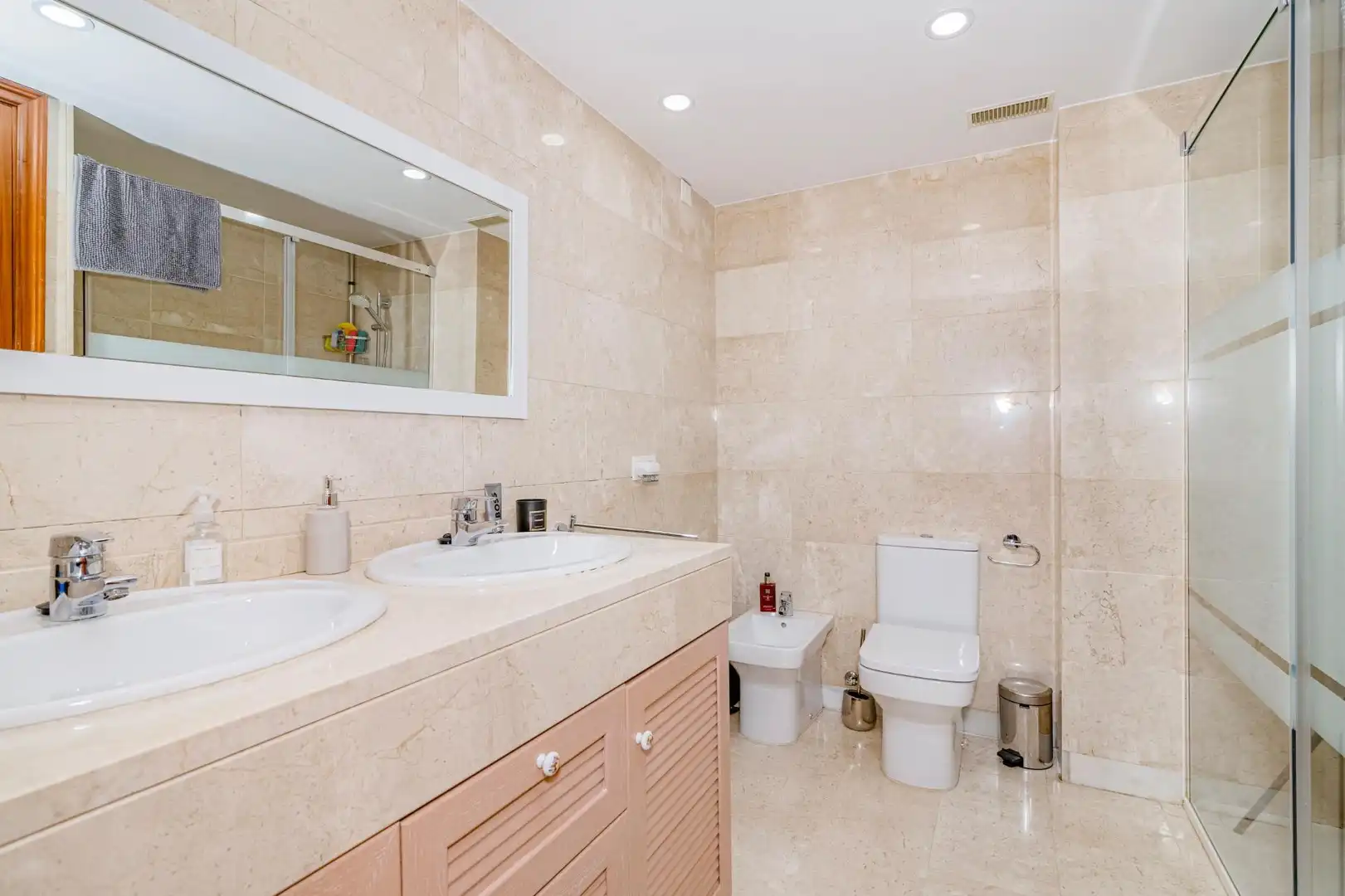 Baño de Casa adosada en venta en Armilla con Aire acondicionado, Calefacción y Jardín privado