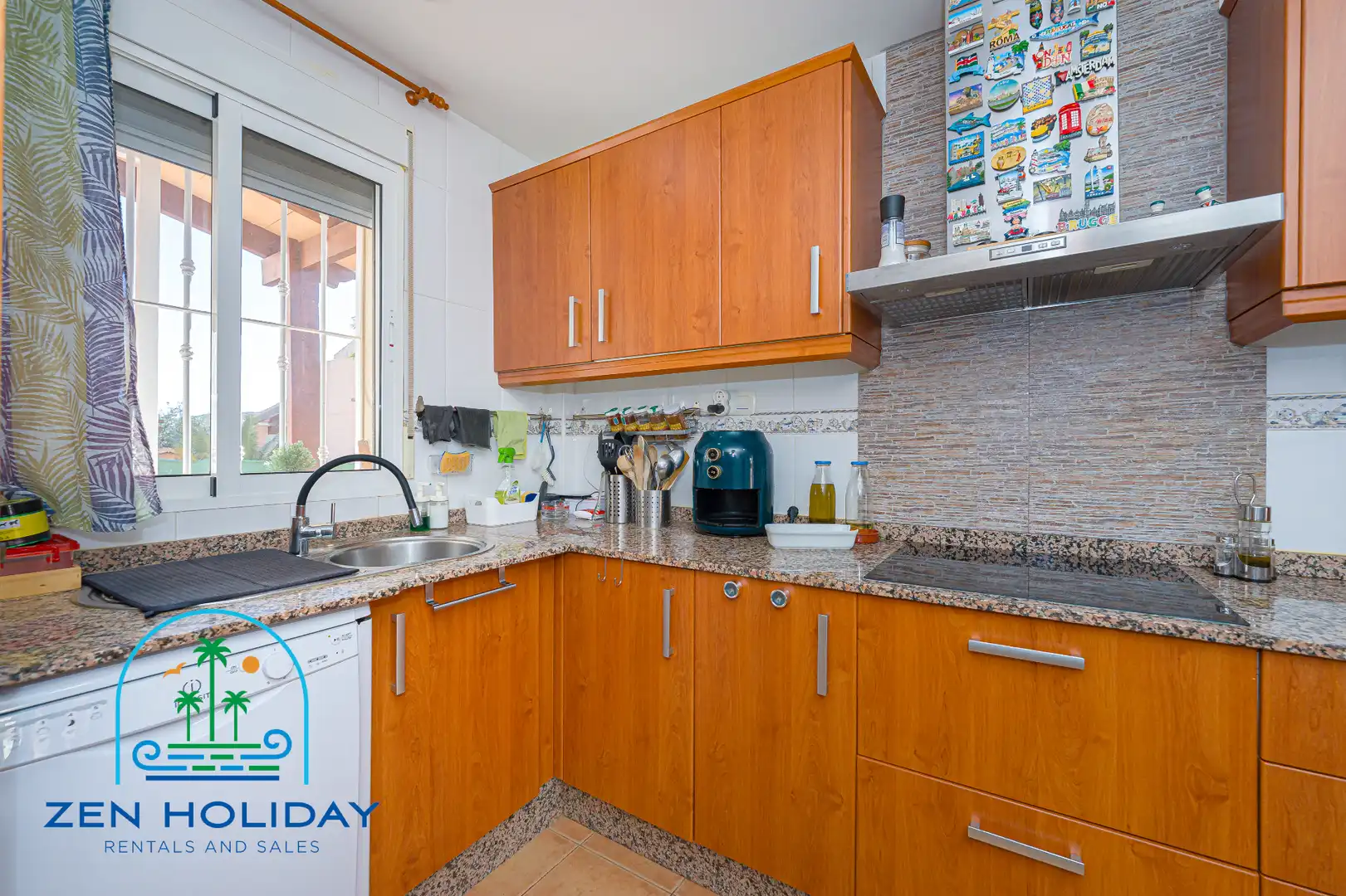 Cocina de Casa adosada en venta en Busot con Aire acondicionado, Calefacción y Jardín privado