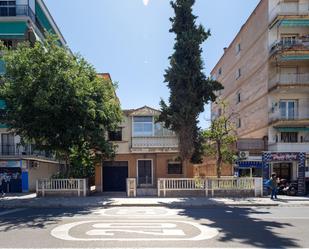 Vista exterior de Casa o xalet en venda en  Granada Capital amb Jardí privat, Terrassa i Balcó