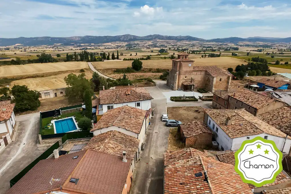 Vista exterior de Casa o chalet en venta en La Vid de Bureba  con Calefacción y Terraza