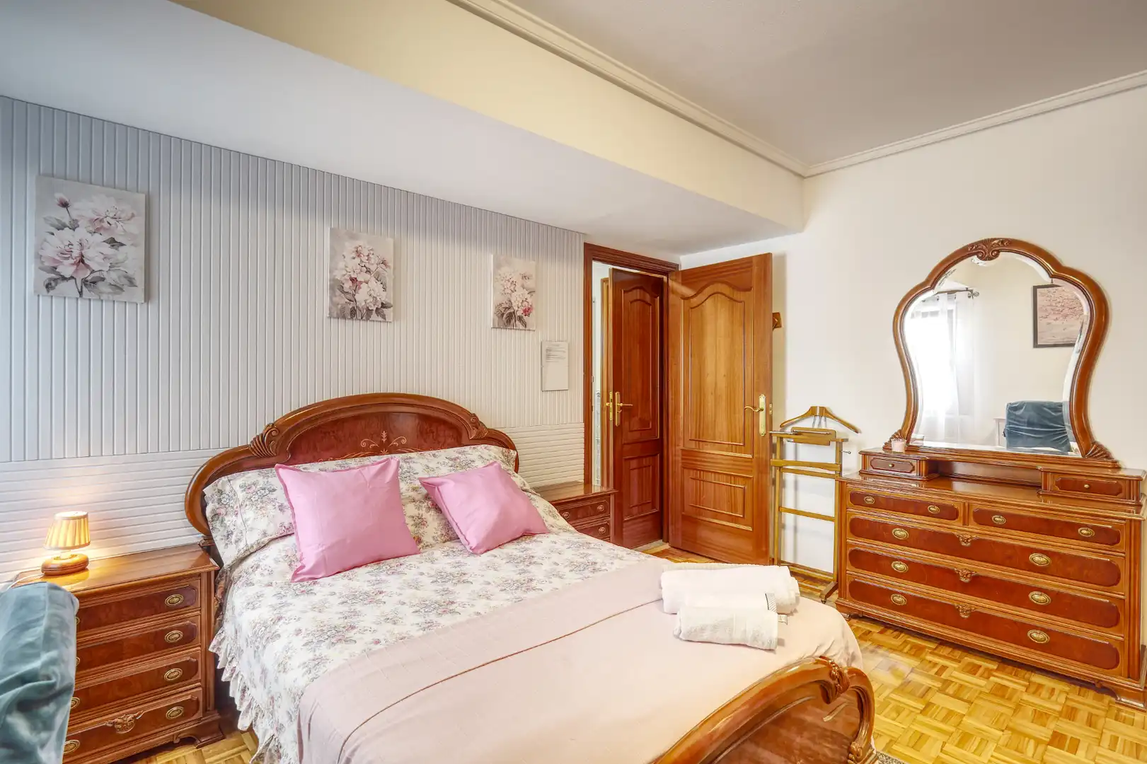 Habitación de Piso en venta en A Coruña Capital  con Calefacción, Parquet y Amueblado