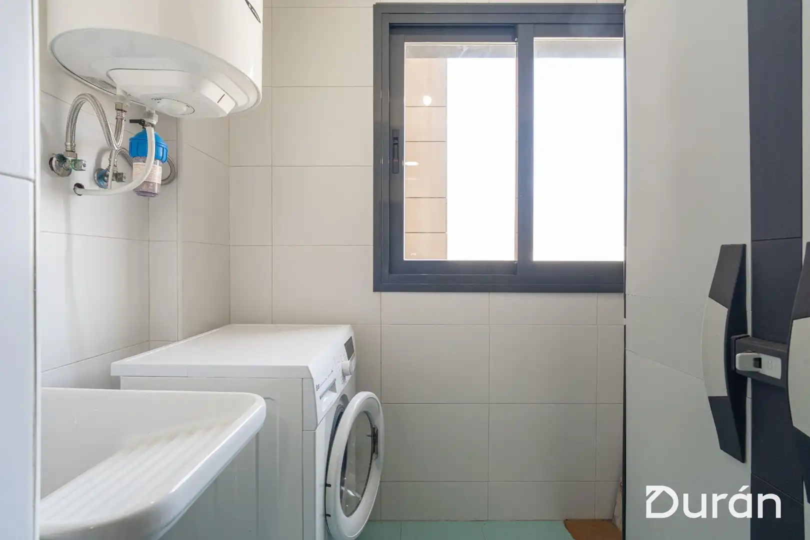 Bathroom of Flat for sale in El Ejido  with Parquet flooring, Terrace and Furnished