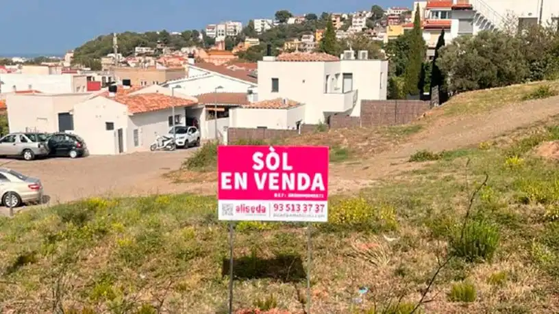 Wohnbaugrundstück zum Verkauf in calle Esplanes