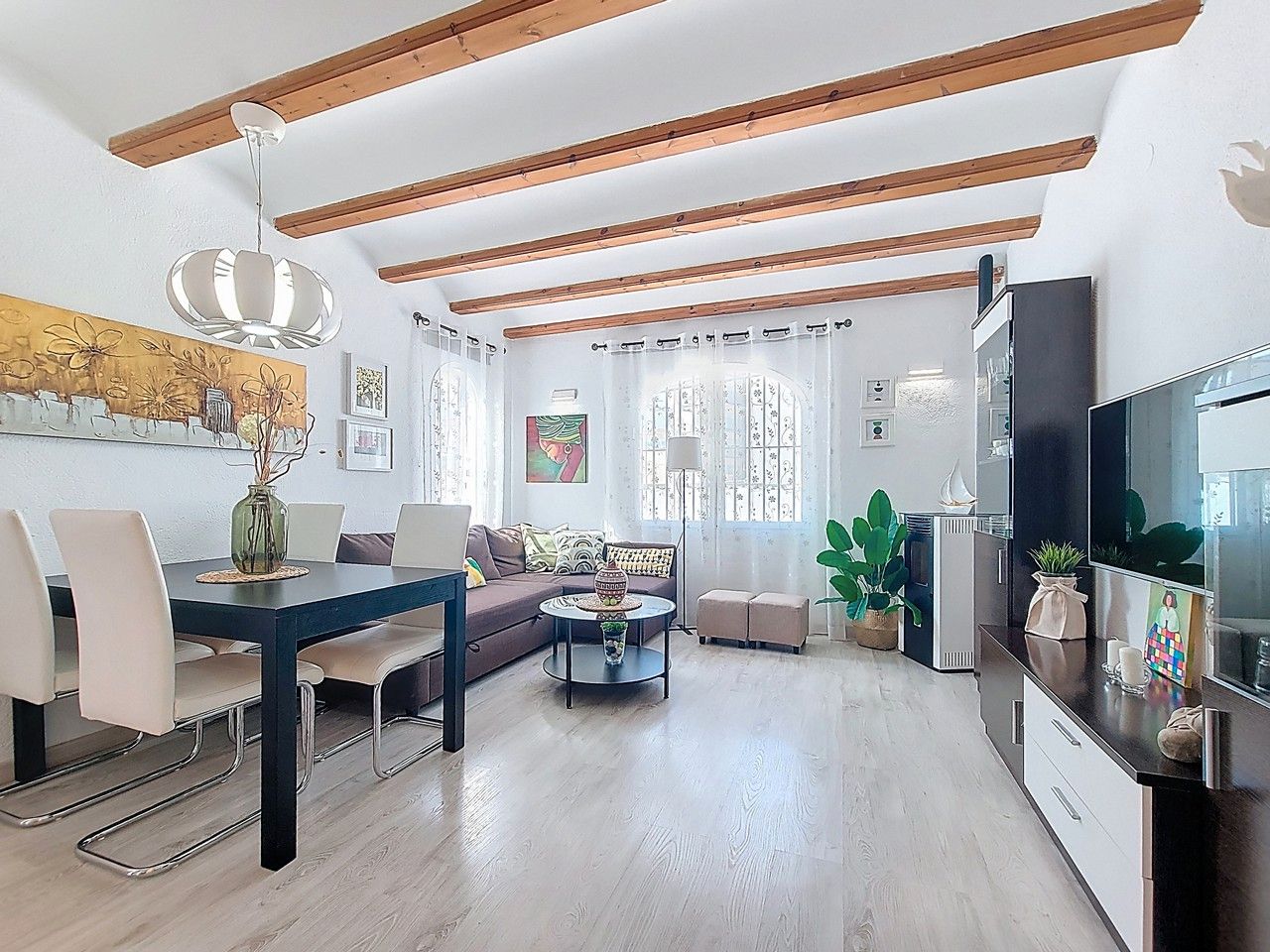 Sala d'estar de Casa o xalet en venda en Dénia amb Aire condicionat, Terrassa i Forn