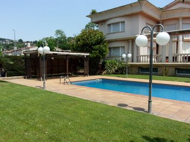 House with balcony for sale in Carrer Canigo 1