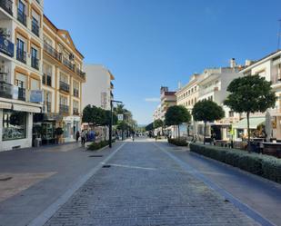 Vista exterior de Estudi en venda en Marbella