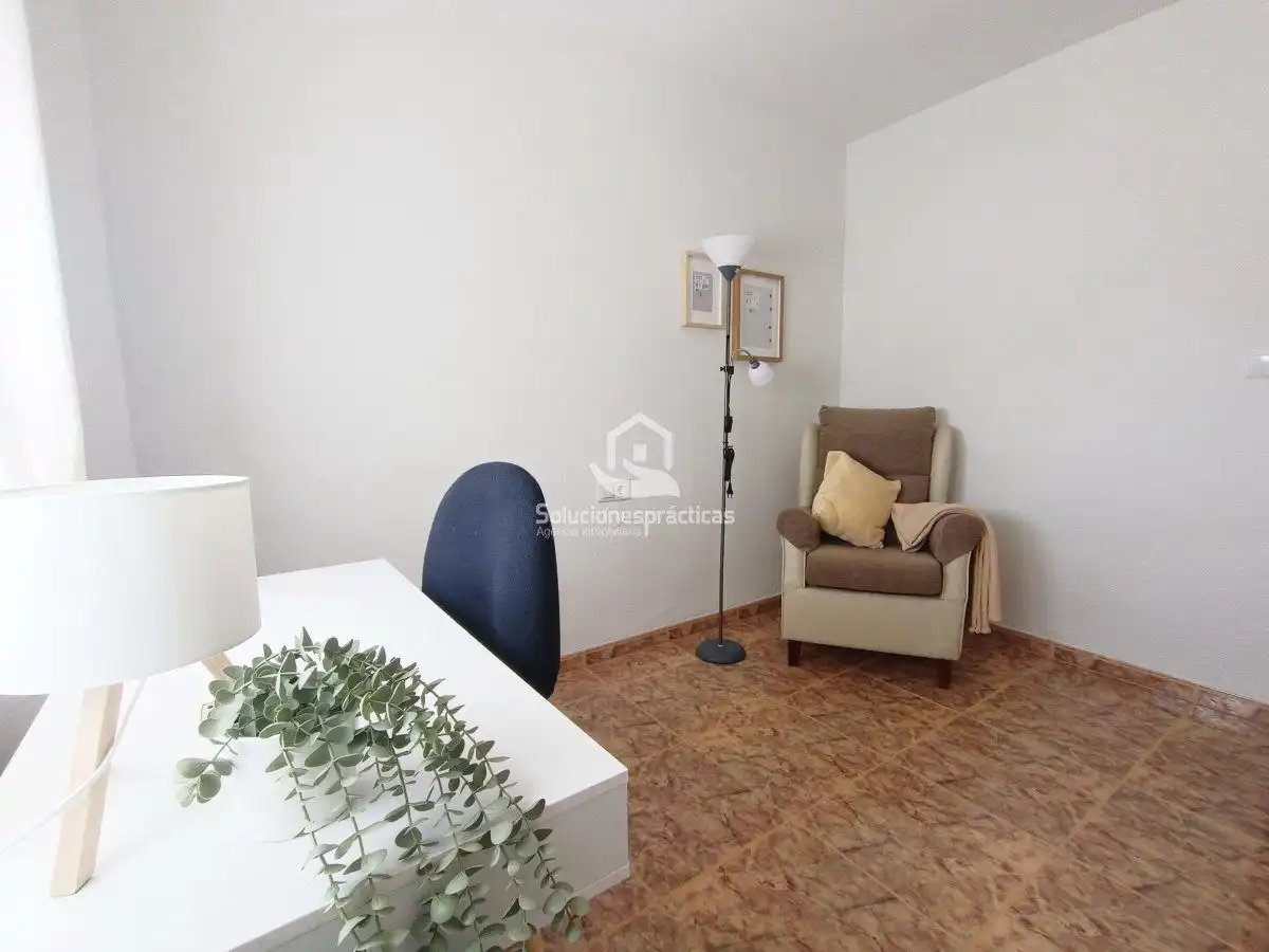 Wohnung zur Miete in Martos mit Klimaanlage, Heizung und Terrasse