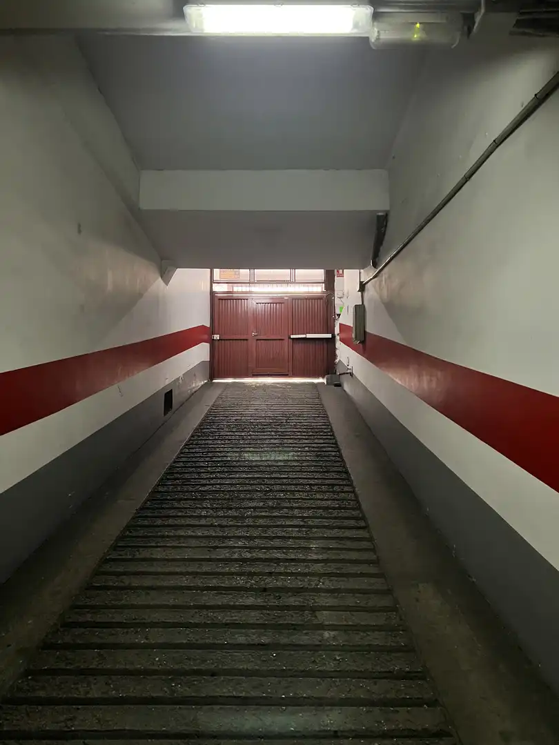 Garage zur Miete in Zaragoza