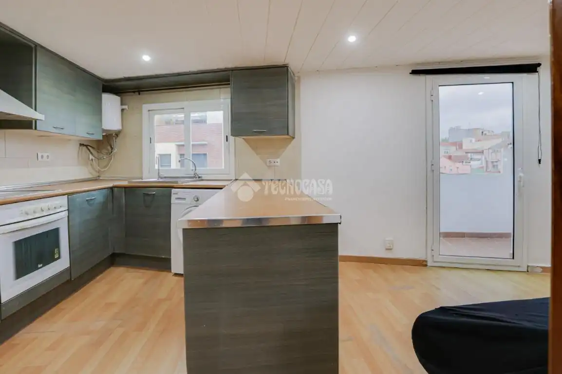 Cuina de Pis en venda en Terrassa amb Terrassa i Balcó