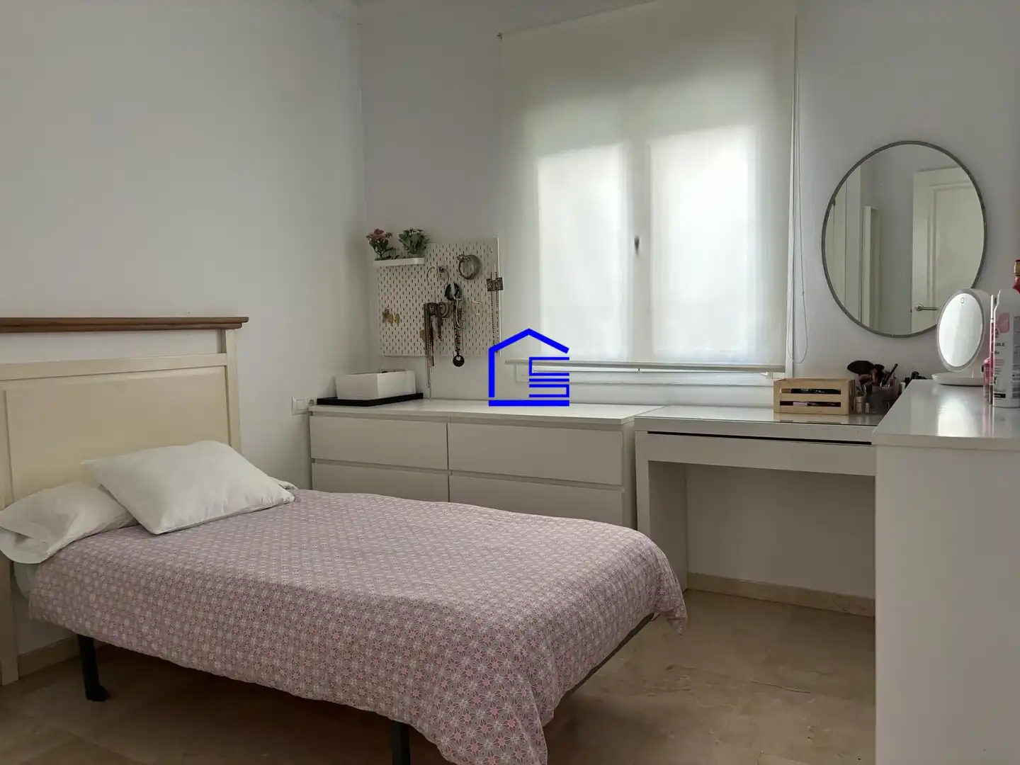 Habitación de Casa adosada en venta en El Puerto de Santa María con Aire acondicionado, Jardín privado y Amueblado