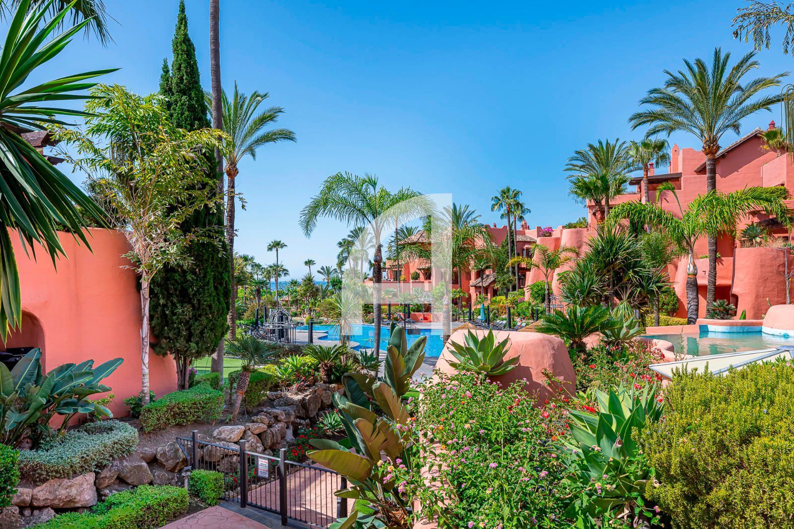 Garden of Flat for sale in Estepona  with Air Conditioner, Heating and Terrace