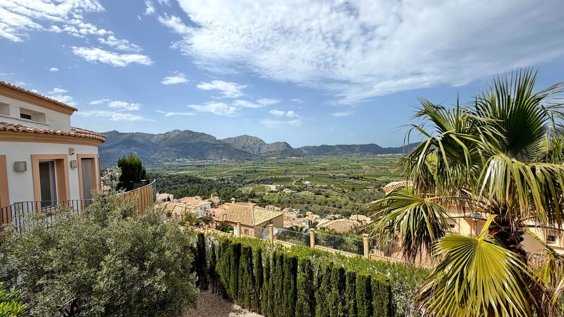 Vista exterior de Casa o chalet en venta en Orba con Aire acondicionado, Calefacción y Jardín privado