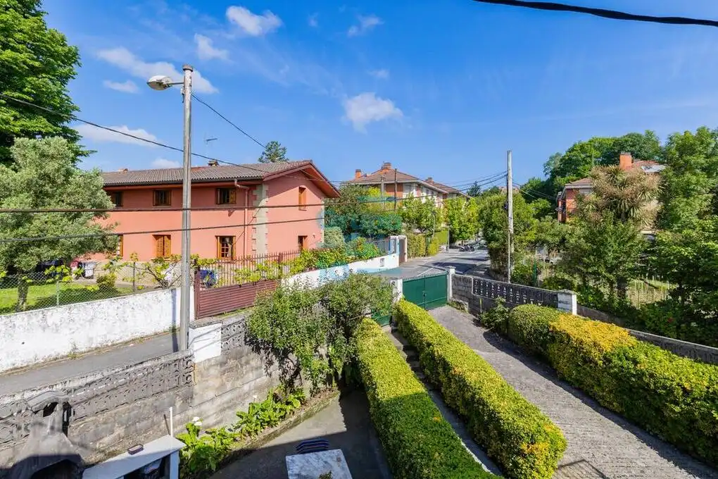Vista exterior de Casa o chalet en venta en Donostia - San Sebastián  con Calefacción, Jardín privado y Terraza