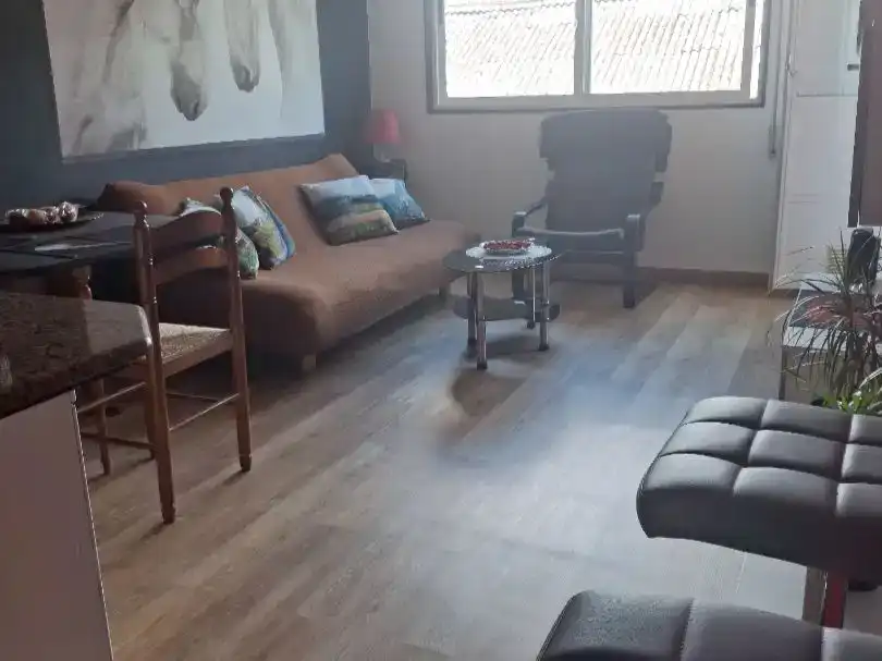 Wohnzimmer von Wohnung zur Miete in Sarria mit Parkett, Abstellraum und Möbliert