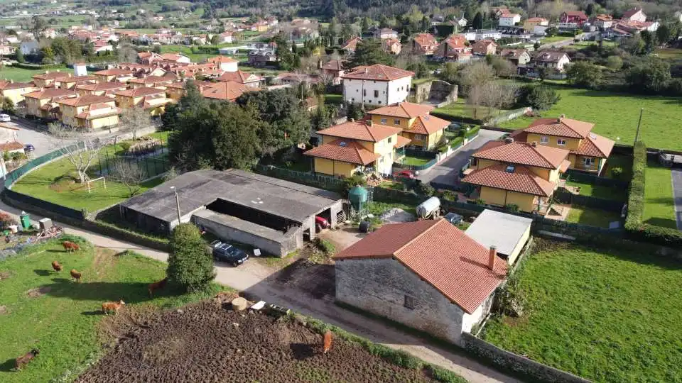 Vista exterior de Casa o xalet en venda en Camargo