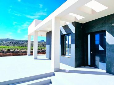 Chalet con jardín en venta en RM-410