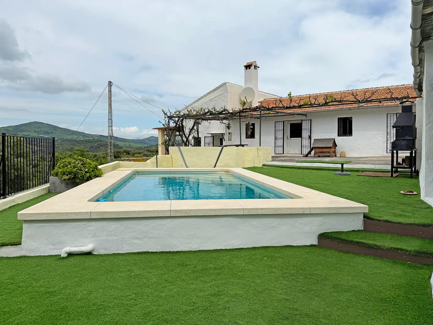 Piscina de Casa o chalet en venta en Casabermeja con Aire acondicionado, Terraza y Trastero