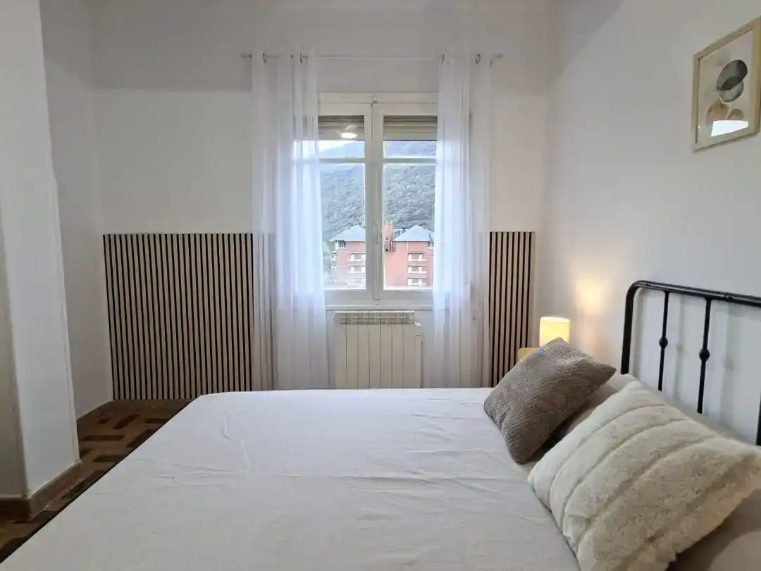 Schlafzimmer von Wohnung zur Miete in Ponferrada mit Klimaanlage und Möbliert