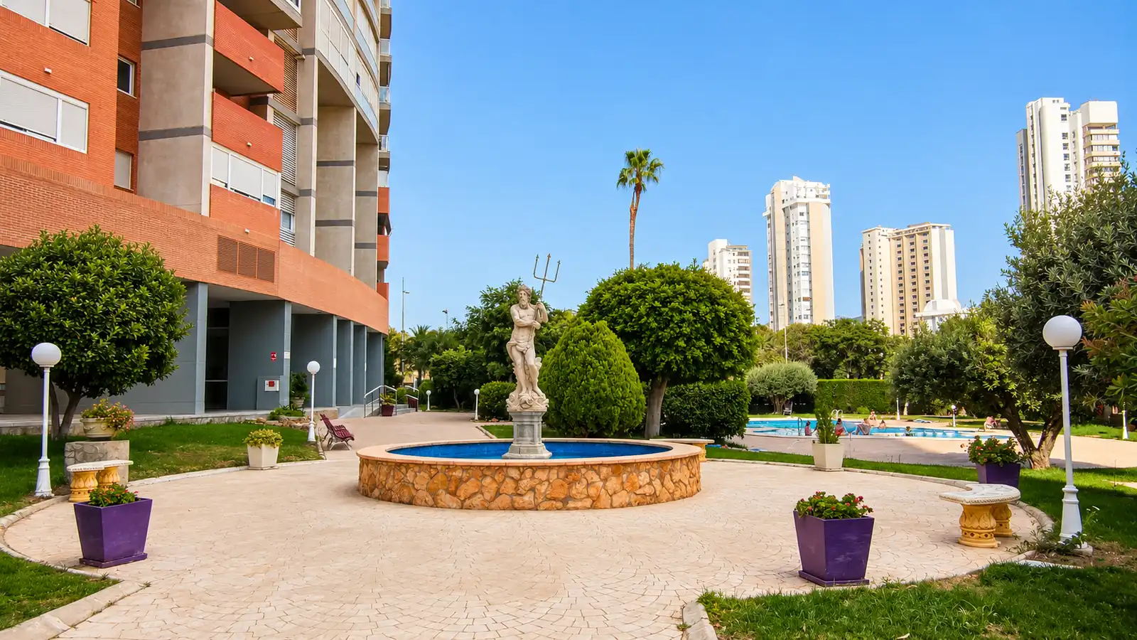 Piscina de Pis en venda en Benidorm amb Aire condicionat, Calefacció i Moblat